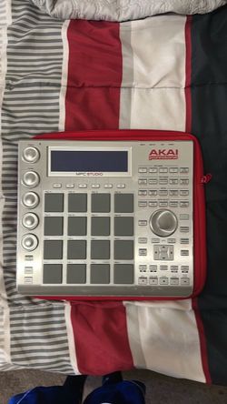 Akai MPC Studio Professional Music Production Controller – With Sleeve