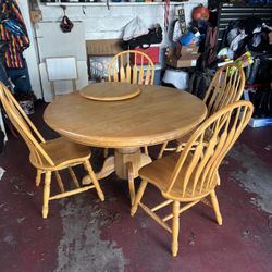 Dining Room Table And Chairs. 