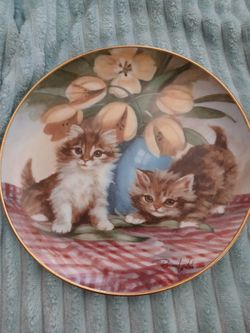 ESTATE SALE! Tabbies and Tulips Heirloom Plate 