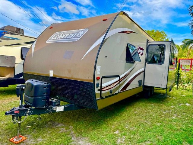 2017 Keystone Coleman 30 ft