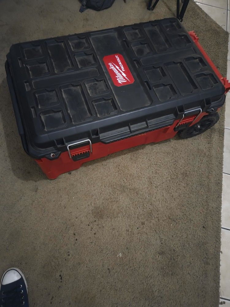 Milwaukee Packout 36" Roll Out