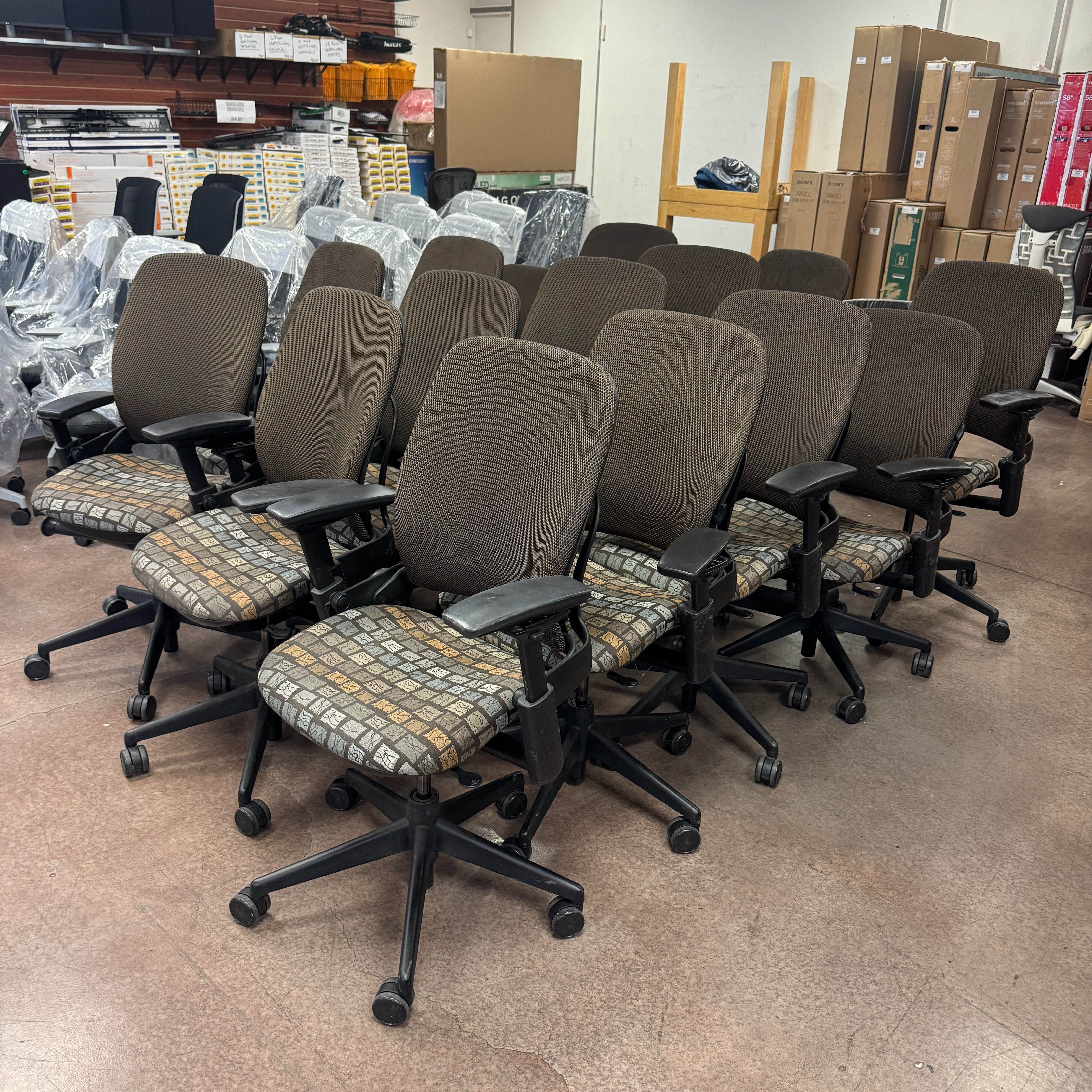 Steelcase Leap V2 Ergonomic Office Chair! TONS OF CHAIRS TO CHOOSE