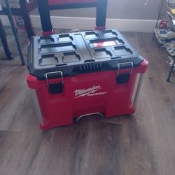 Milwaukee Packout Rolling Toolbox 