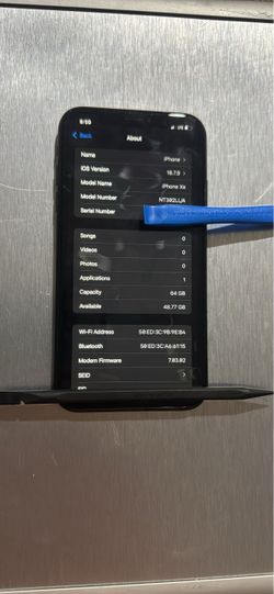 Apple iPhone XR 64gb carrier unlocked