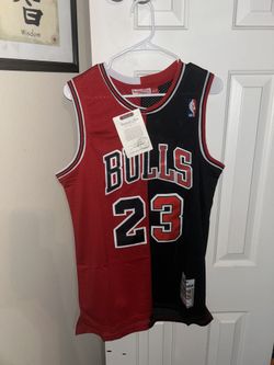 NBA Michael Jordan Bulls red and black split jersey size m