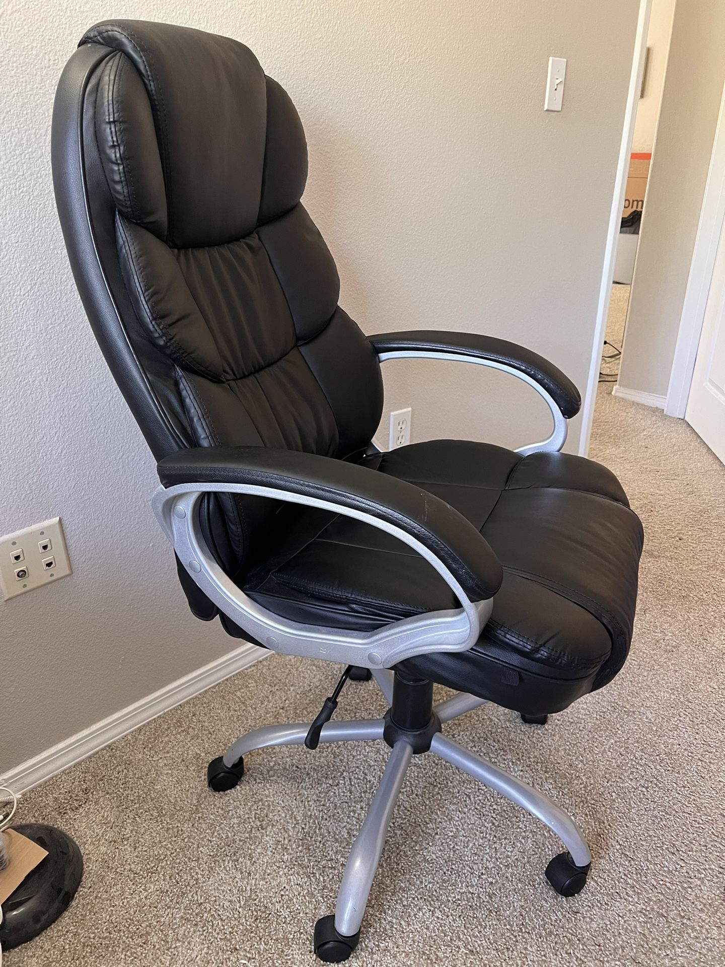 Office Chair – Adjustable & Comfortable