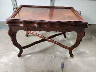 Vintage Mahogany Swan Carved Tea/Coffee Table 