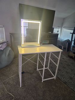 Girls vanity