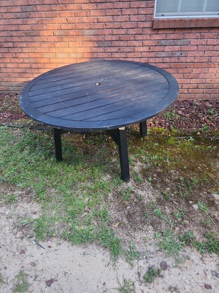 Black Indoor/outdoor Table