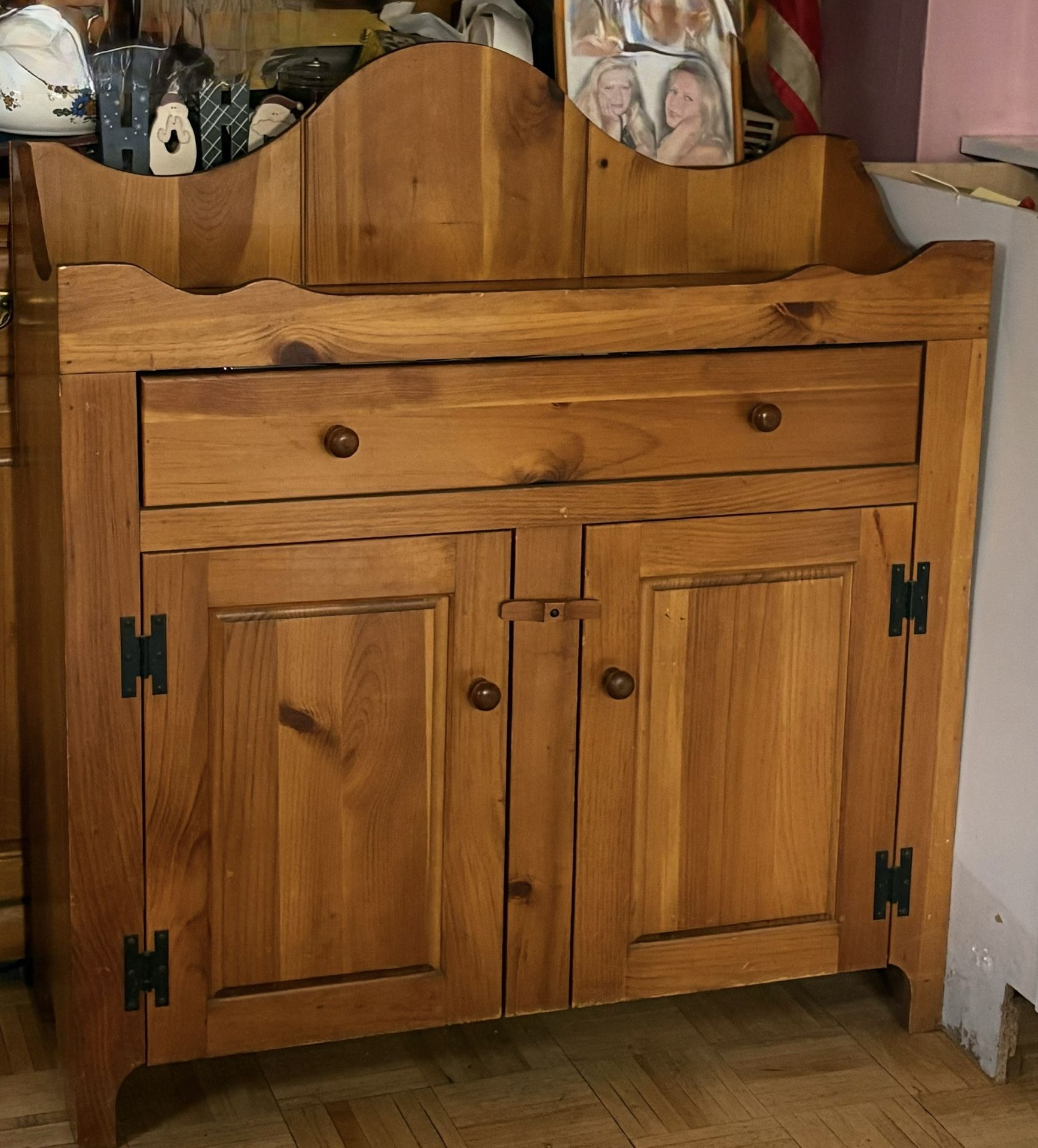 Vintage Pinewood Dry Sink
