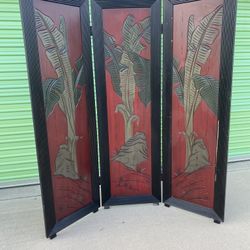Late 20th Century Three-Panel Asian Screen With Palm Leaf Accent