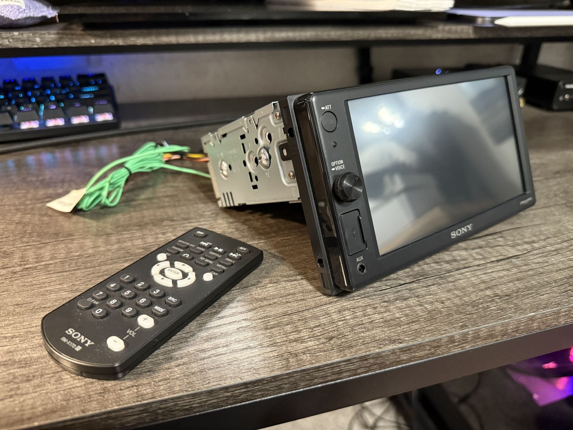 Sony XAV-AX1000 Apple CarPlay Stereo Receiver