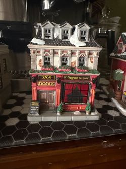 Department 56 The Yorkshire Pub & Restaurant