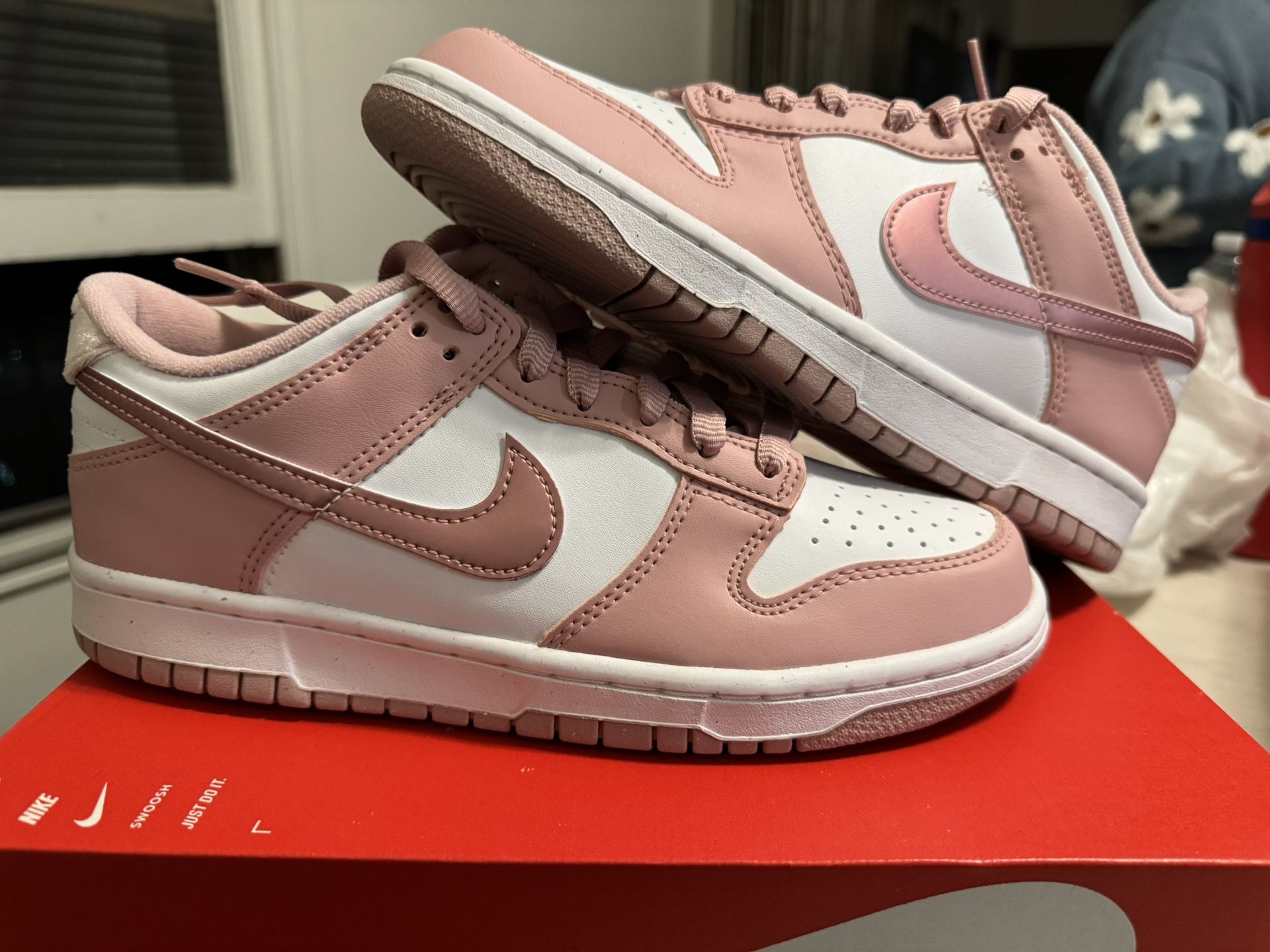 Nike Dunk Pink Velvet Size 6.5y Women’s Size 8 Brand New $80