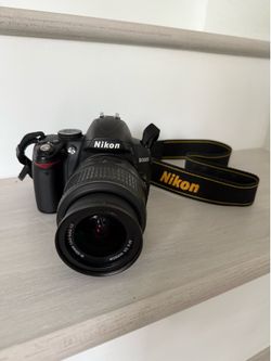 Nikon D3000 DSLR camera