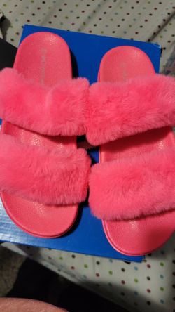 Womens Furry Slides Size 10 