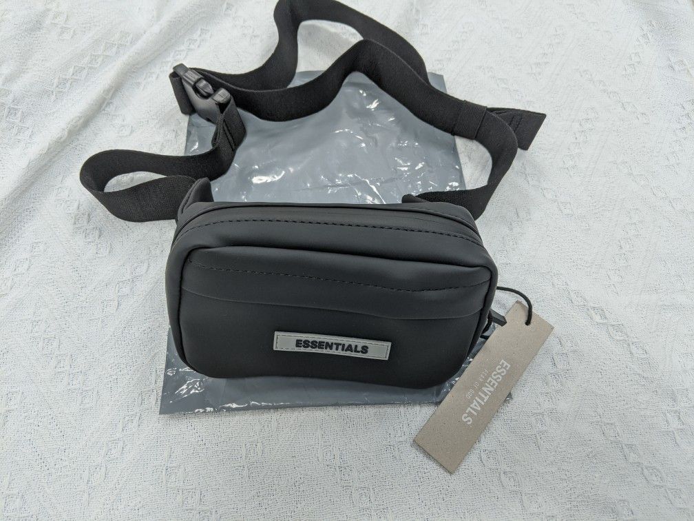 Men’s Essentials Sling Bag In Dark Slate/Stretch Limo/Black