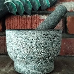 Mortar And Pestle / Molcajete 30