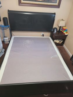 Queen size bed Free!!
