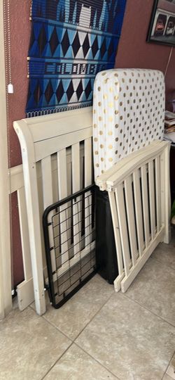 Cuna de bebé/ baby crib