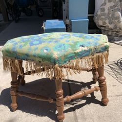 VINTAGE DIAMOND SHAPE OTTOMAN