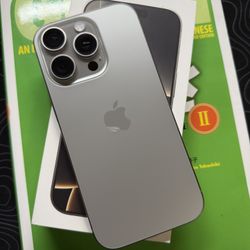 Unlocked - iPhone 16 Pro 256 GB Natural Titanium w/ Accessories