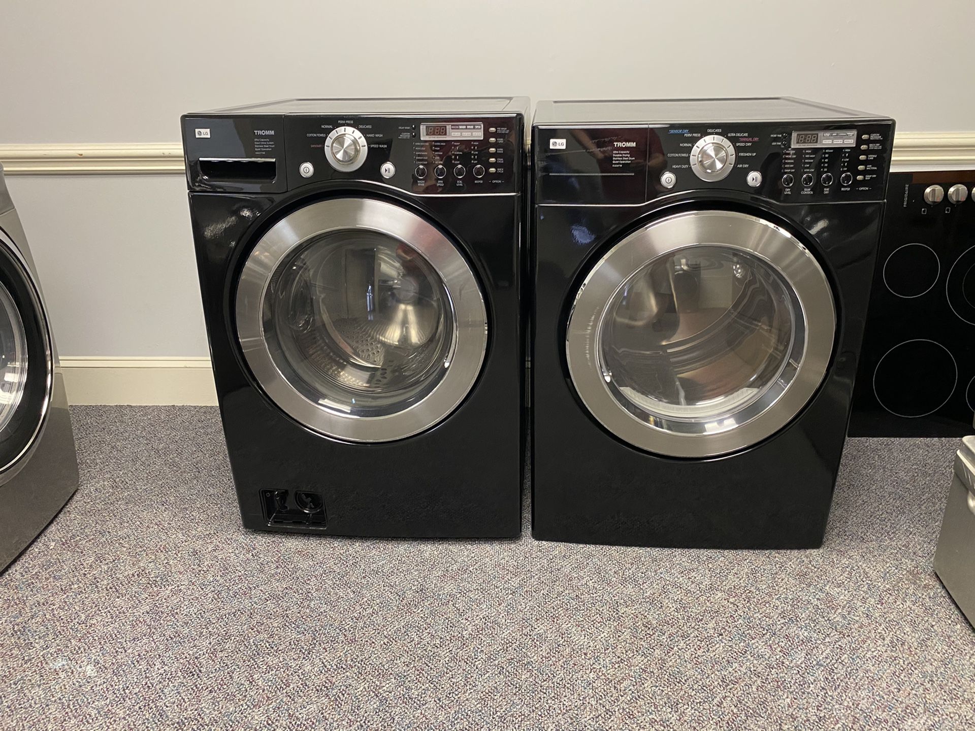 BLACK LG HIGH EFFICIENCY FRONT LOAD WASHER AND DRYER SET 4 MONTH WARRANTY