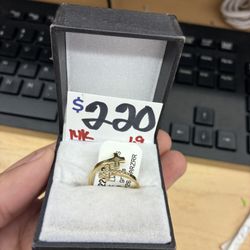 Ring -14k (1.9g) Sz-7 📍9830 Fondren Rd 