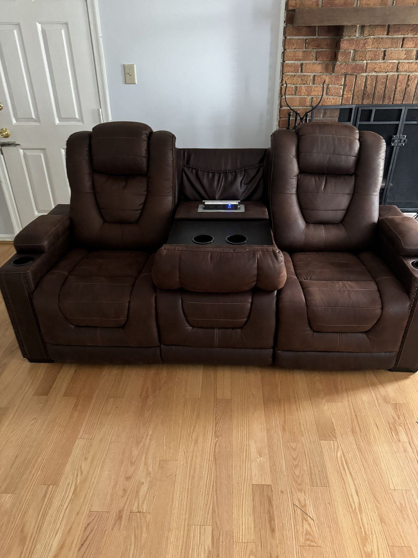 Brown Leather Recliner  Set 