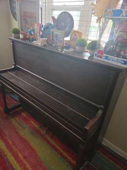 Huntington piano