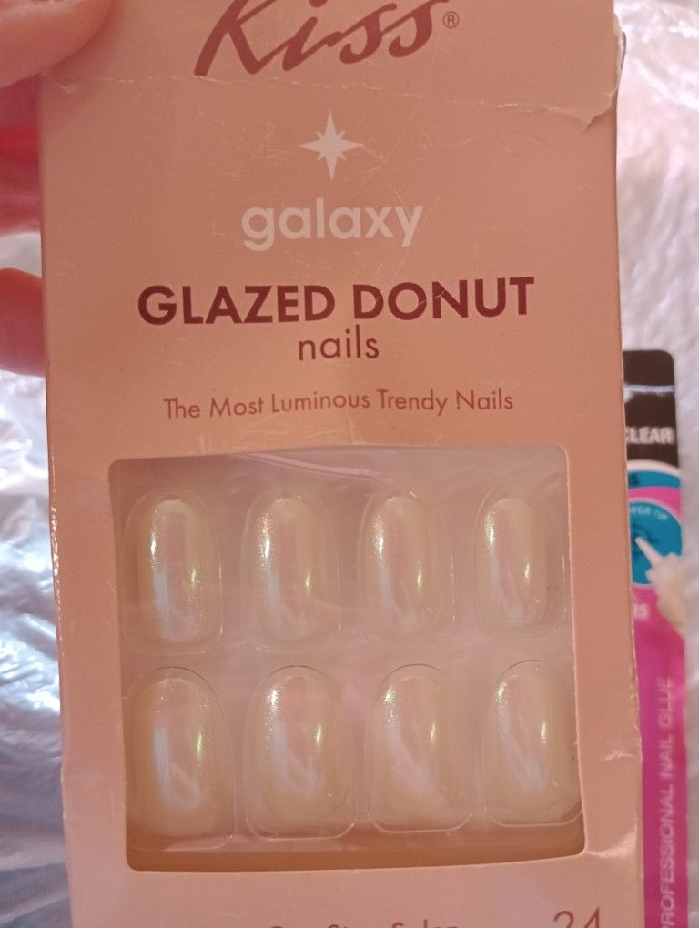 🩷 Nails & Nail Glue - Still Available 