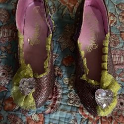 Girl Shoes Size 2/3 Disney Mulan 