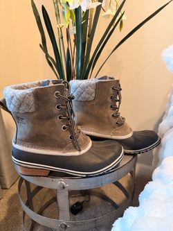 Sorel winter boots women size 8 brand new