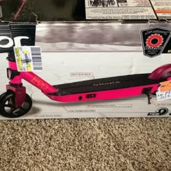 Razor E90 Scooter