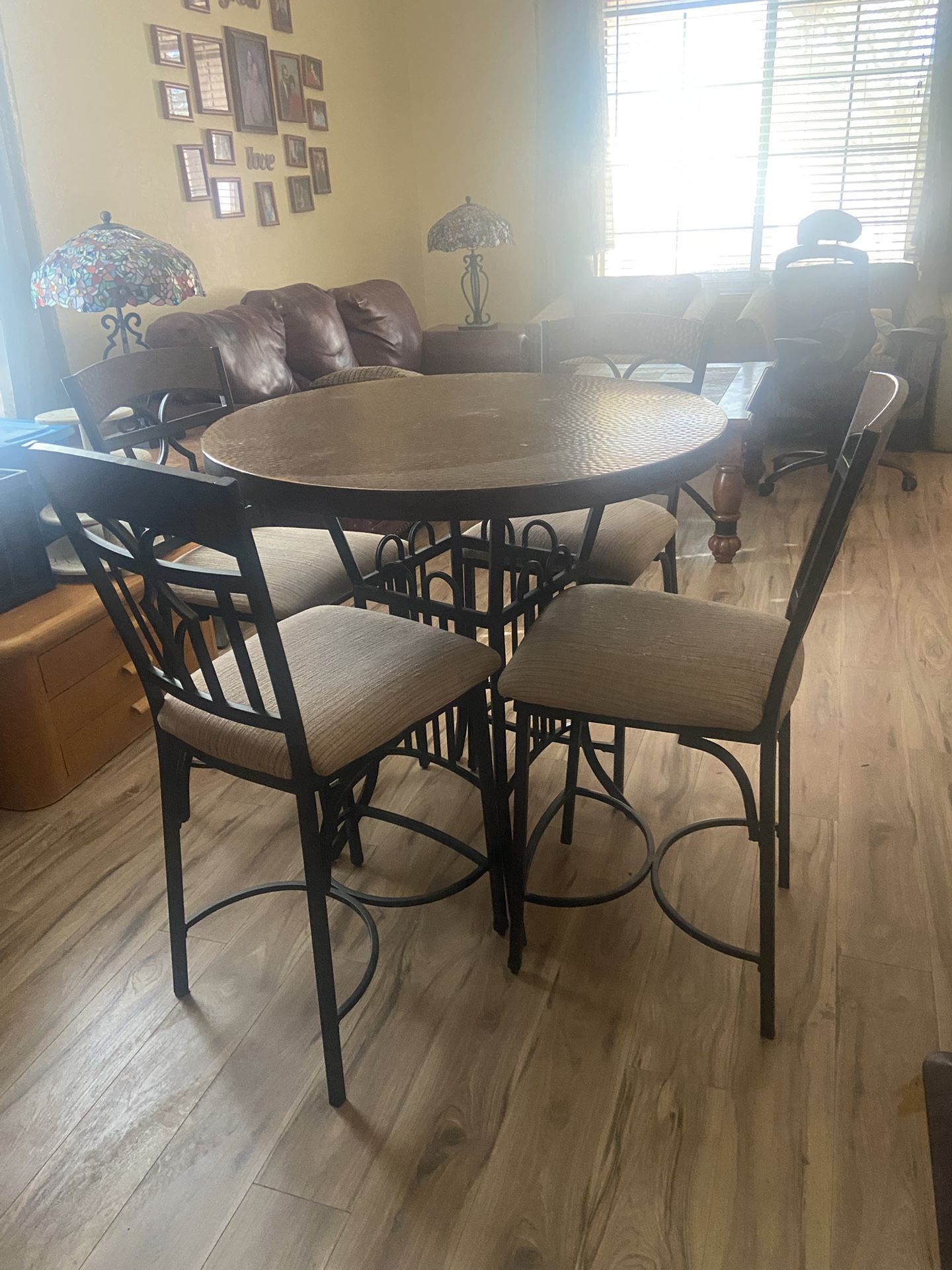 Hammered metal table with (4) Chairs