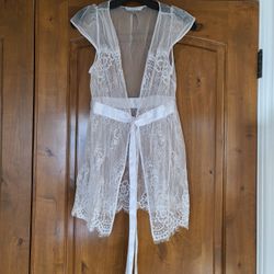VICTORIA SECRET WHITE LACE ROBE