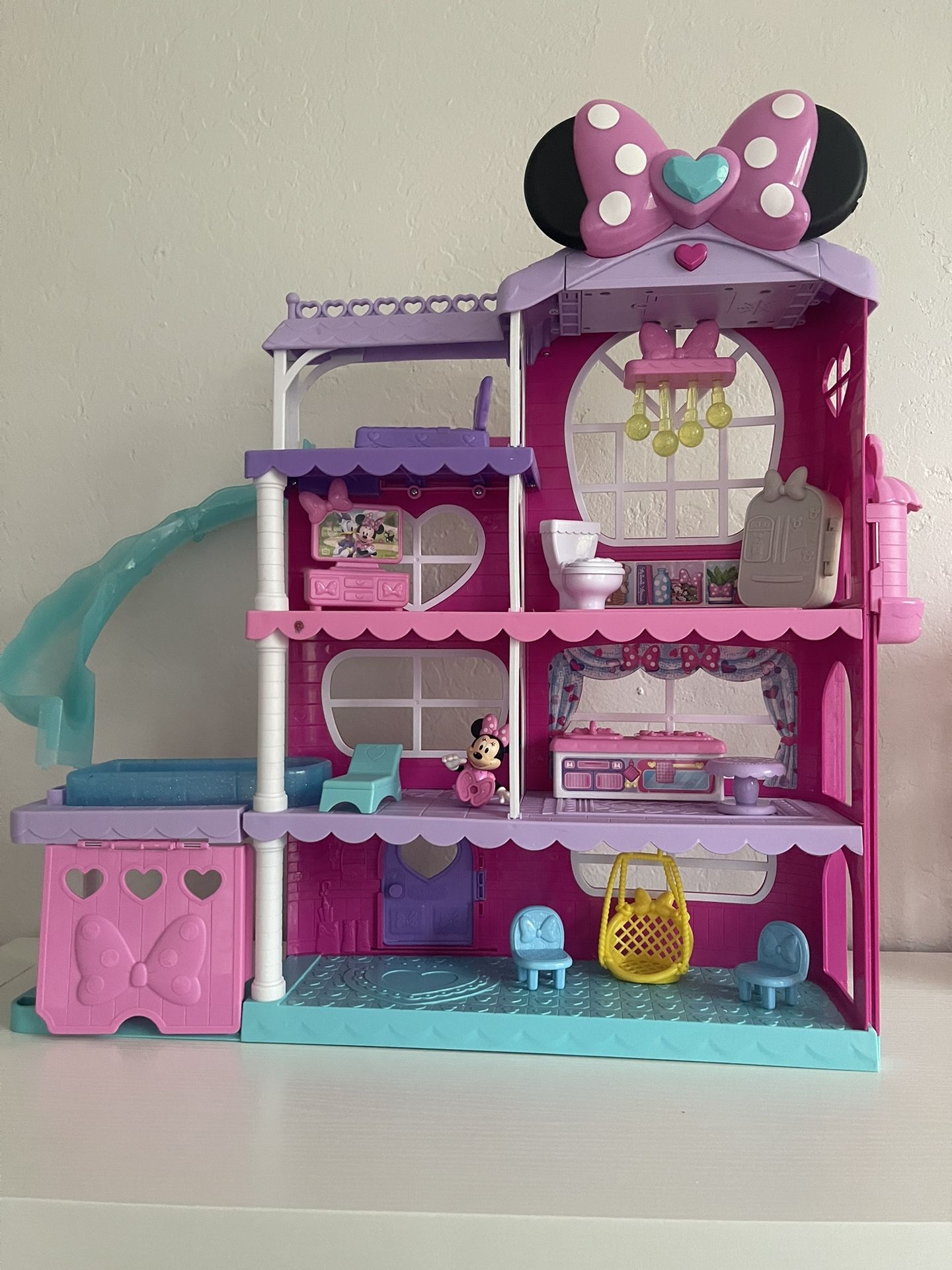 Micky Mouse Playing House