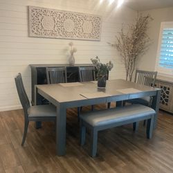 Dinning Table