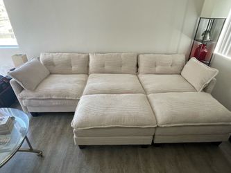 Cloud couch with 2 moveable ottomans