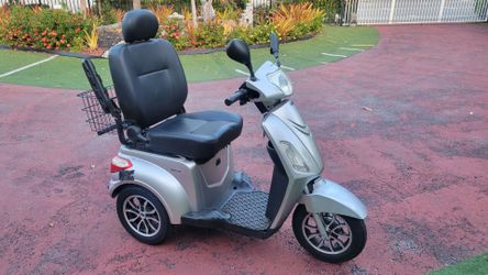 Heavy Duty electric trike scooter w/reverse