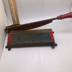 1930’s Tobacco Leaf Cutter (B11)