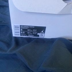 Jordan 4s White Thunder New Never Wore