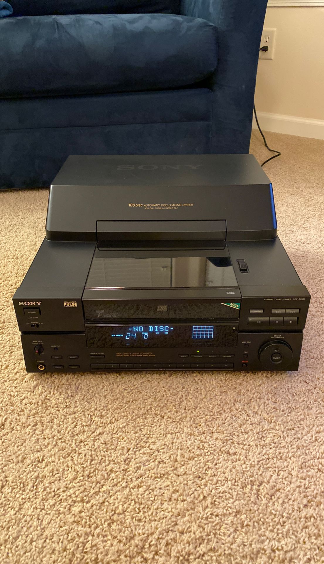 Sony 100 disc CD player (CDP-CX100)