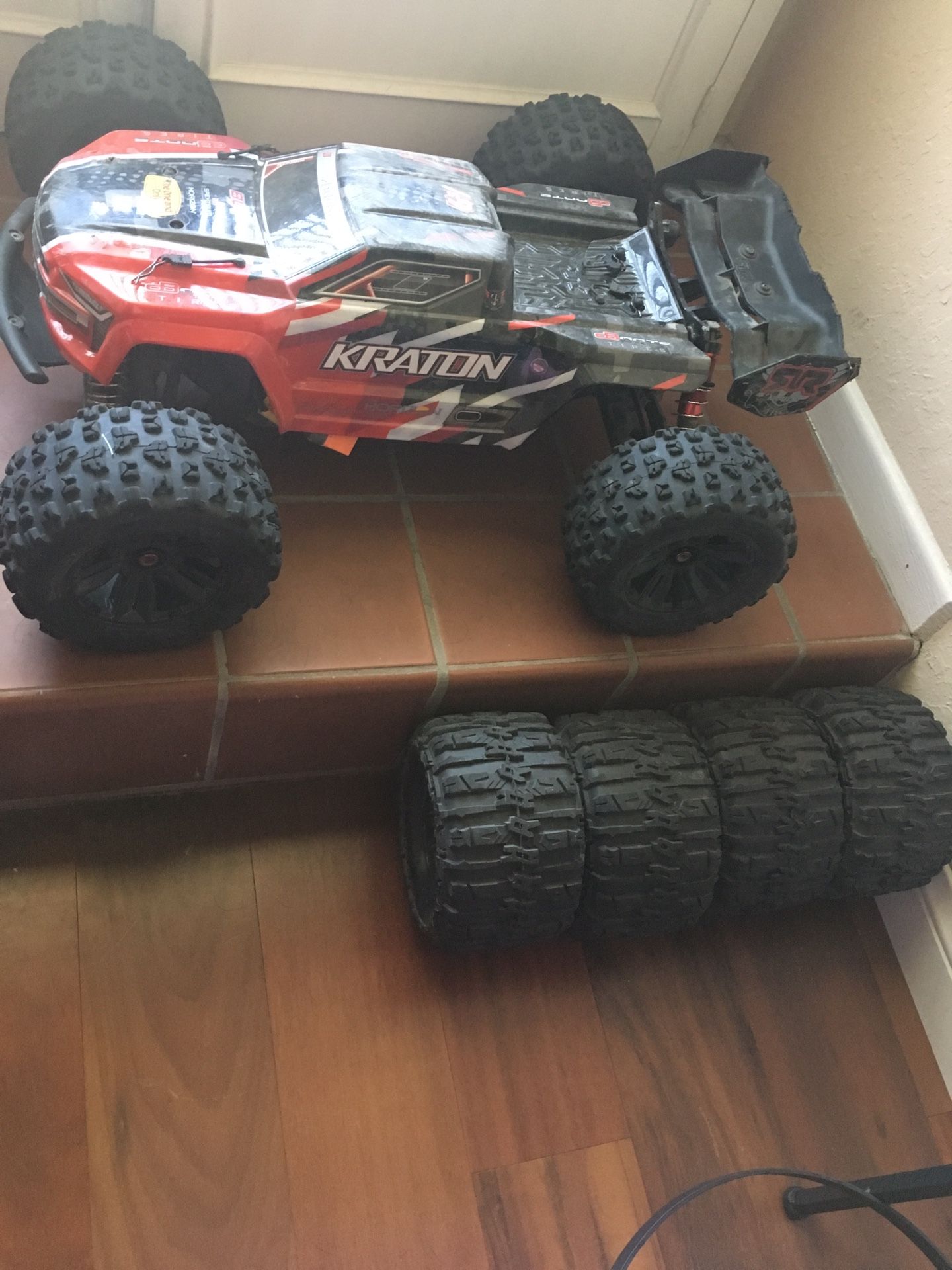Arrma Kraton v4 6s