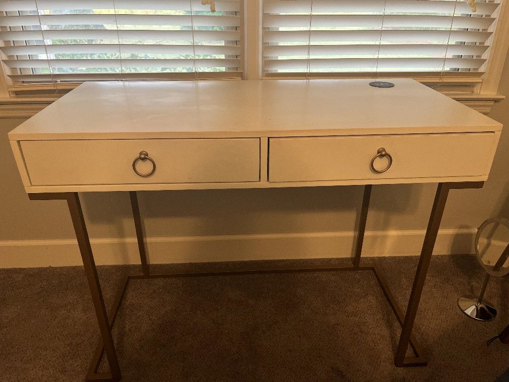 White Makeup Table 