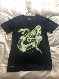 Rare Nike Kobe Bryant Mamba Graphic T-Shirt Size Small (Dri-Fit) $50