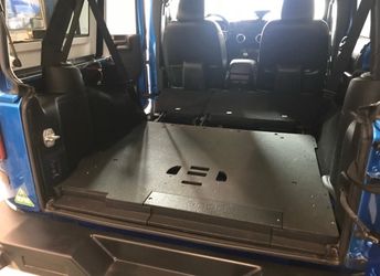 Goose Gear Jeep Wrangler JKU 4 door rear cargo plate system