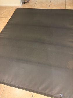 Truck bed cover