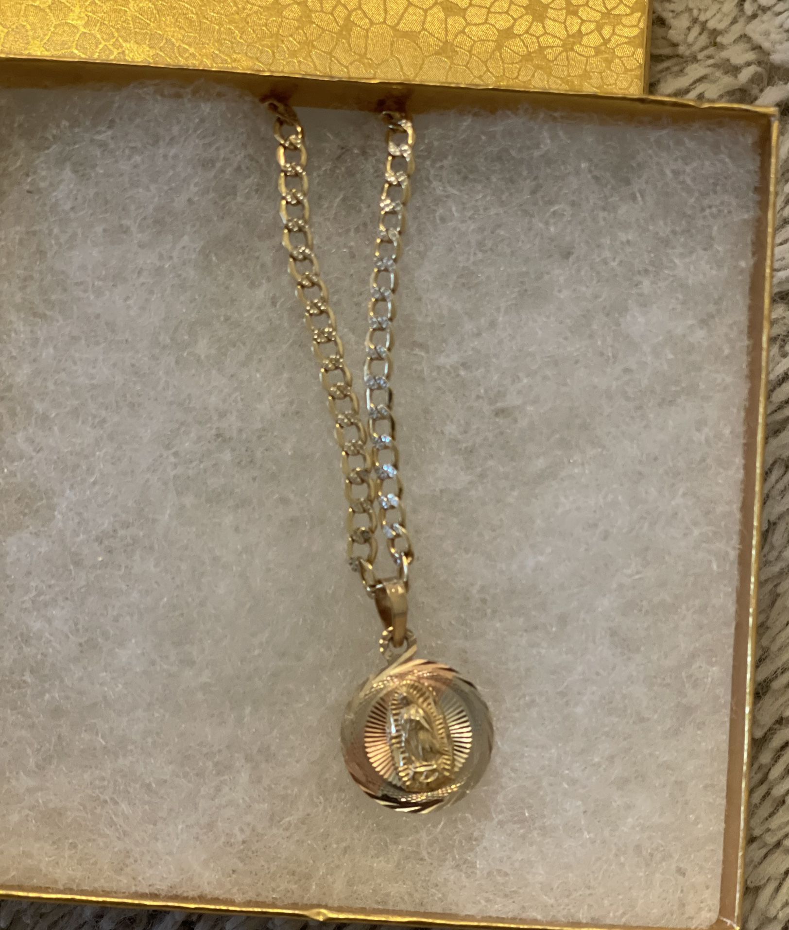 Religious Pendant And Chain