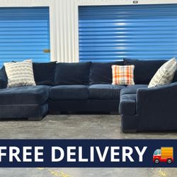 Large Stanton Sectional Couch 🛋️ FREE DELIVERY 🚚 
